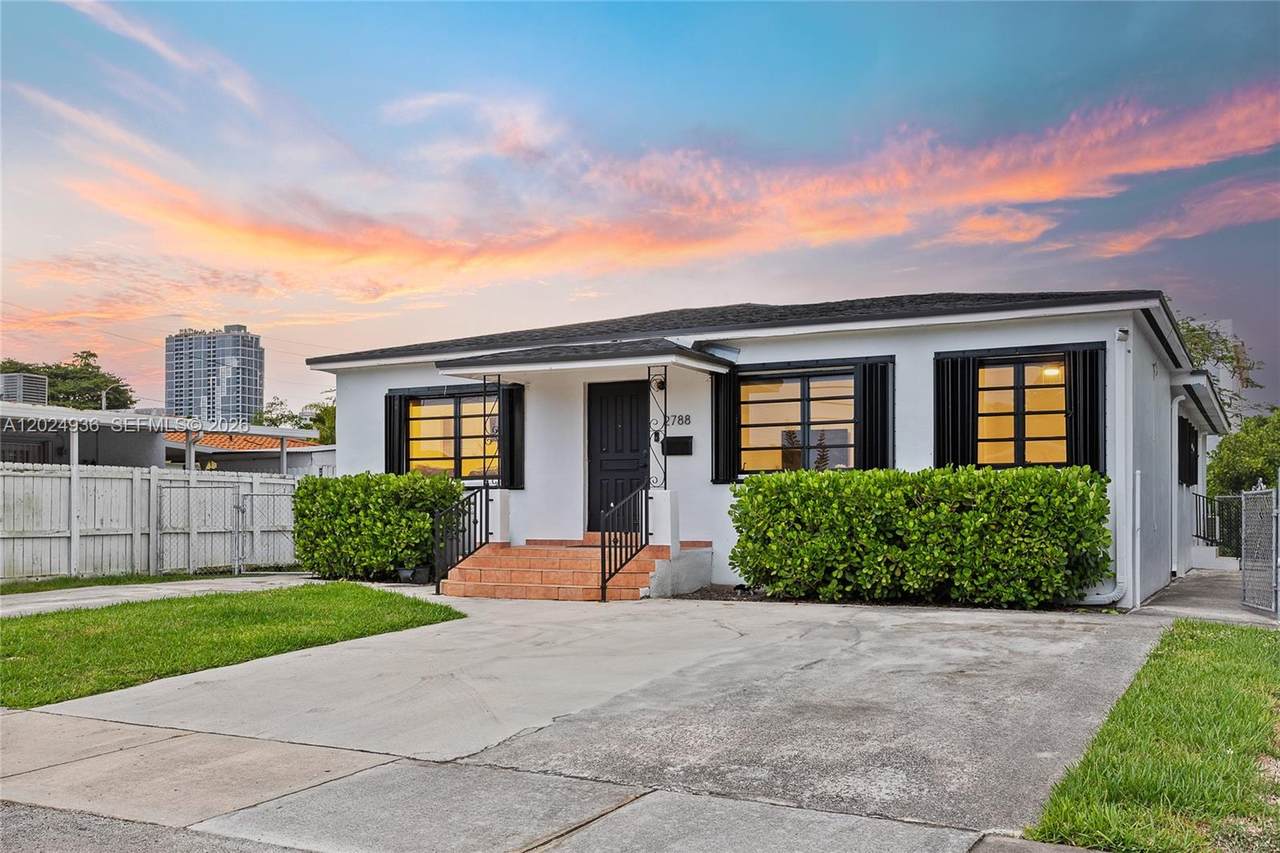 2788 33rd Ct - Photo 1