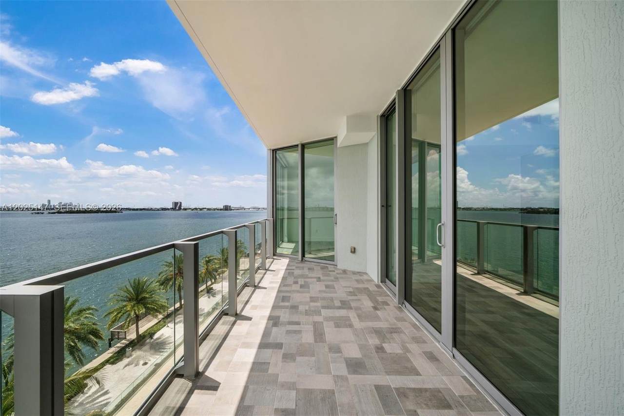 https://bt-photos.global.ssl.fastly.net/miami/1280_boomver_1_A12025147-2.jpg