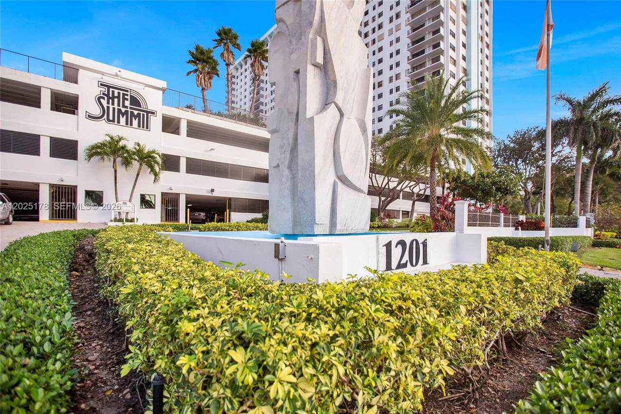 https://bt-photos.global.ssl.fastly.net/miami/1280_boomver_1_A12025178-2.jpg
