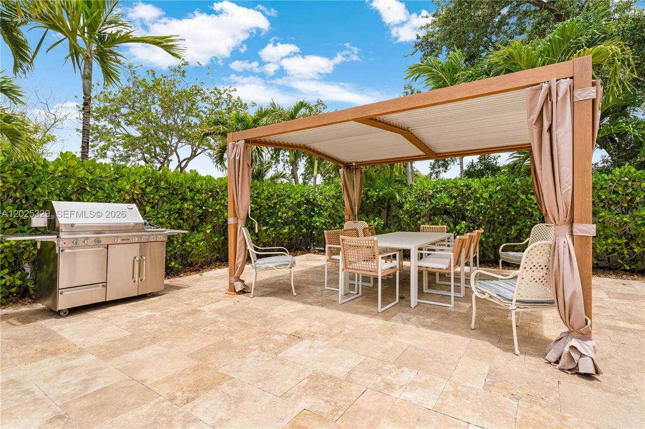 https://bt-photos.global.ssl.fastly.net/miami/1280_boomver_1_A12025329-2.jpg