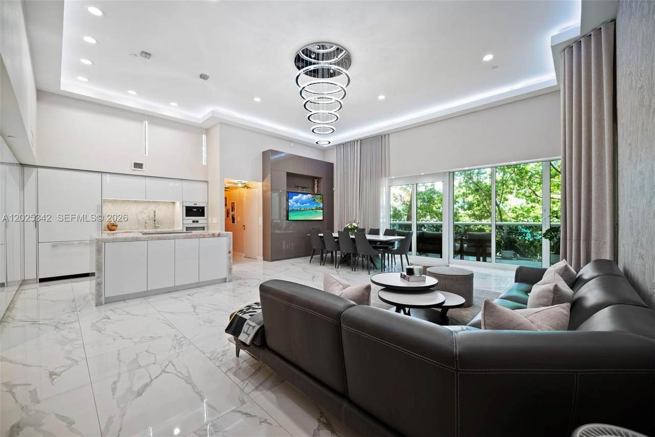 1800 Ocean Dr - Photo 1