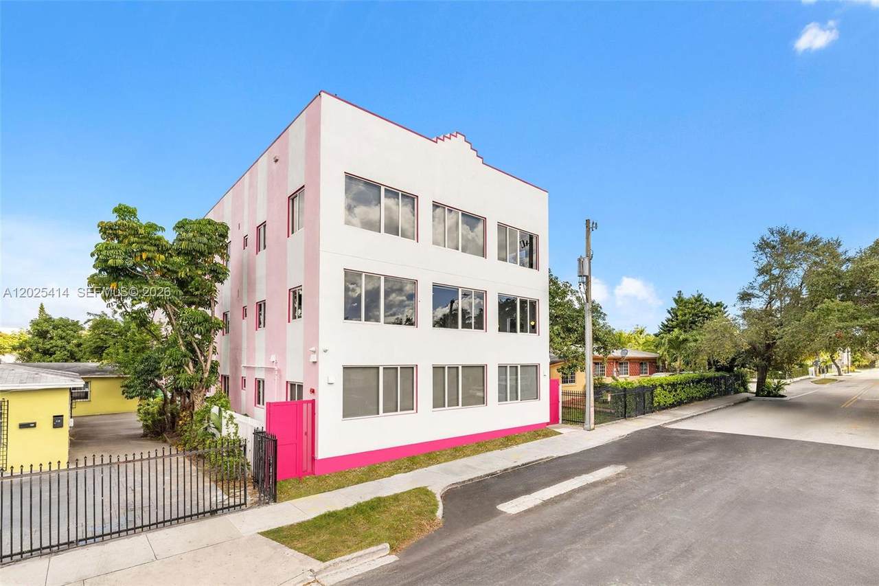 315 32 ST - Photo 1