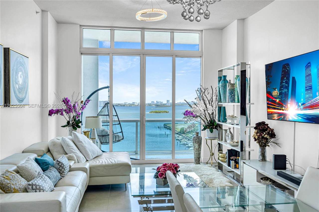 7900 Harbor Island Dr - Photo 1