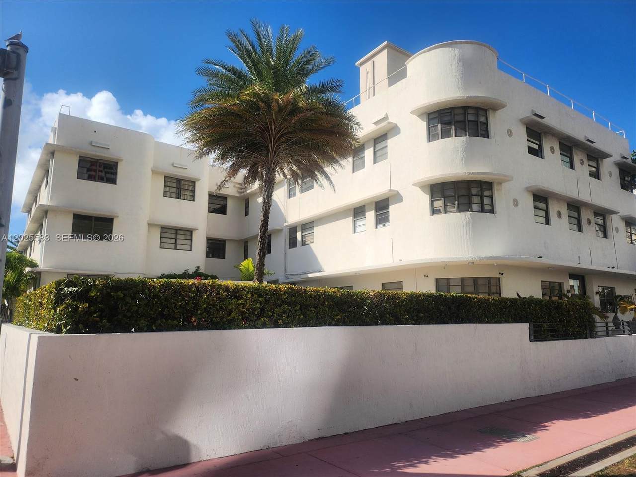 2700 Collins Ave - Photo 1