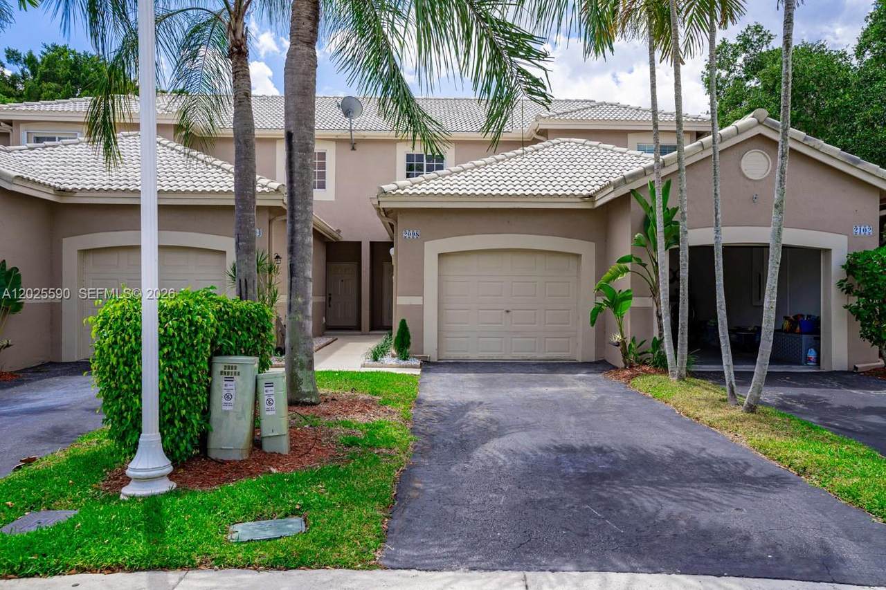 2098 Madeira Dr - Photo 1