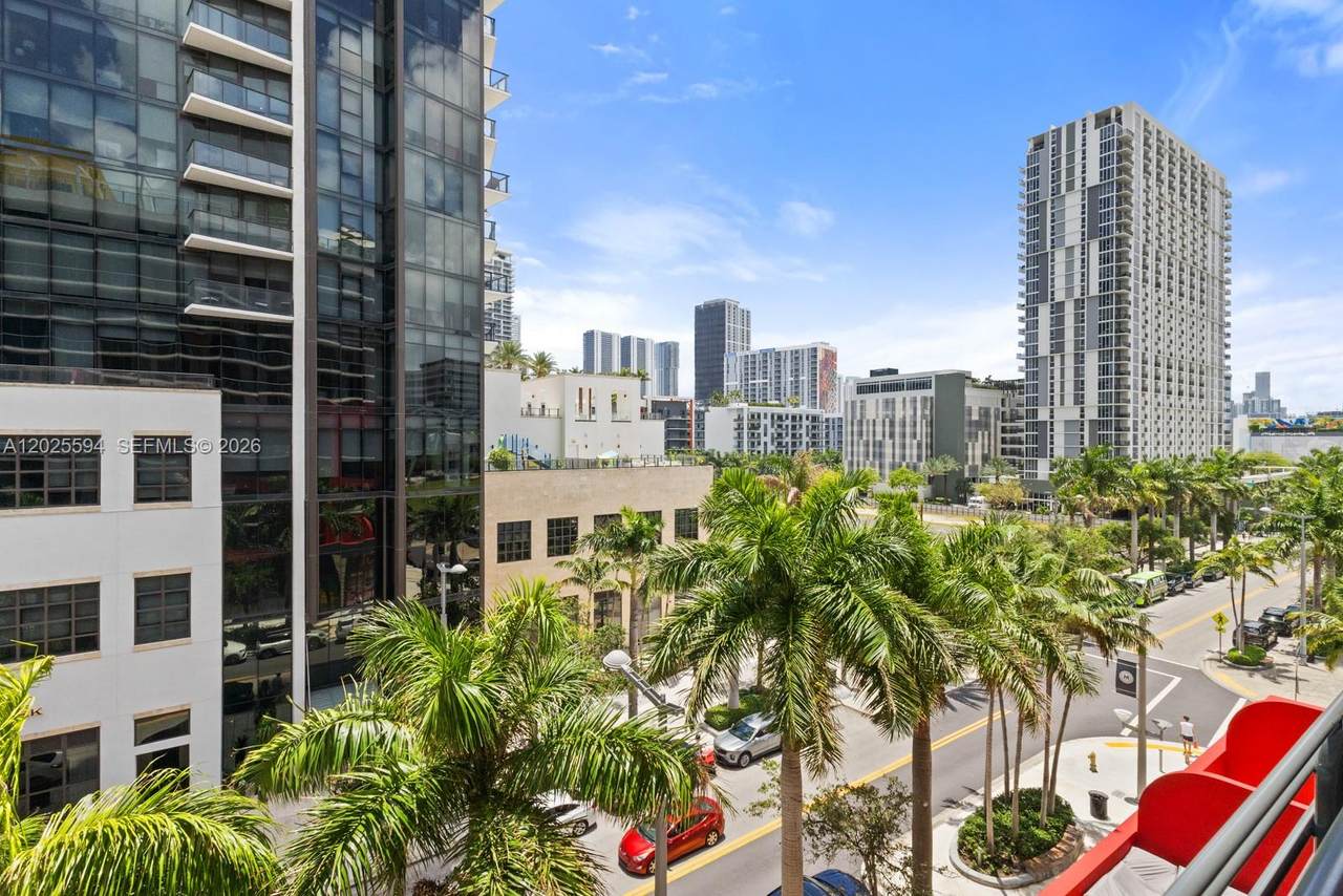 https://bt-photos.global.ssl.fastly.net/miami/1280_boomver_1_A12025594-2.jpg