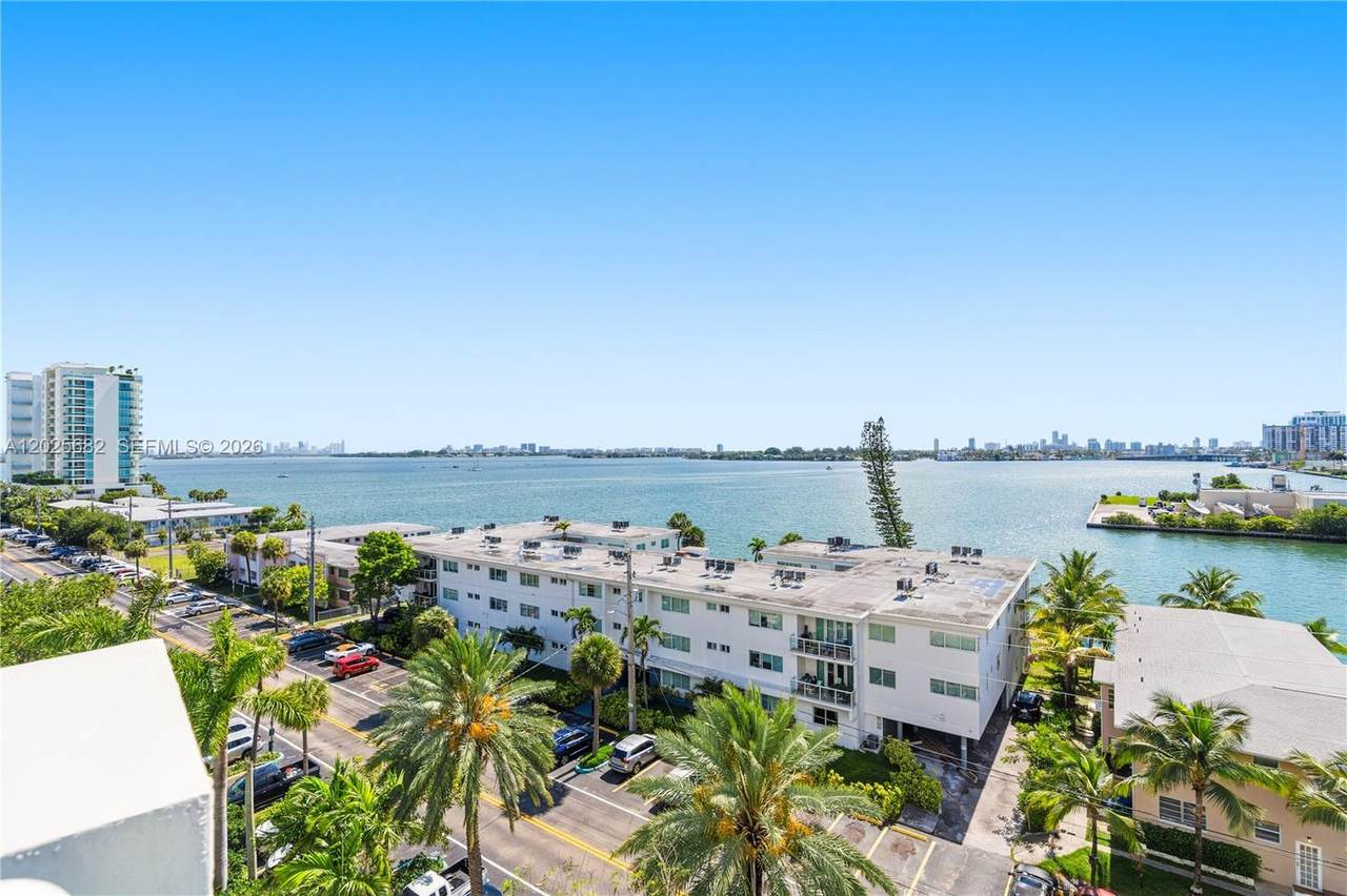 7910 Harbor Island Dr - Photo 1