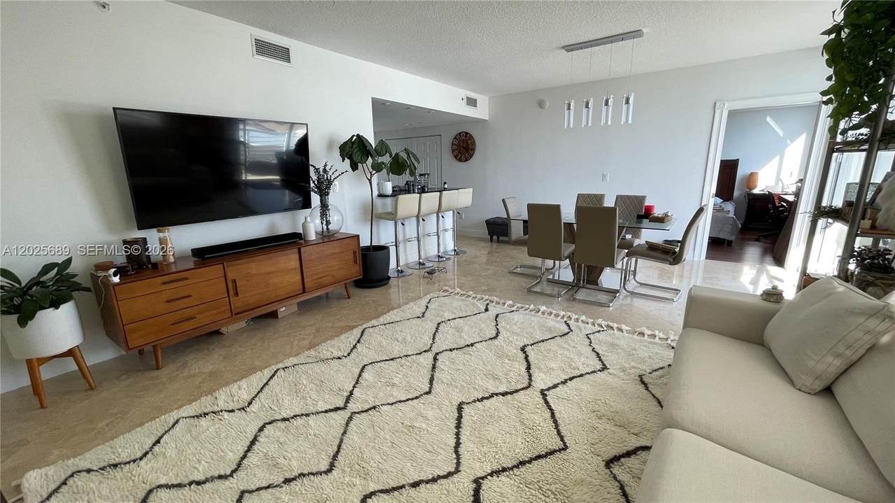 https://bt-photos.global.ssl.fastly.net/miami/1280_boomver_1_A12025689-2.jpg