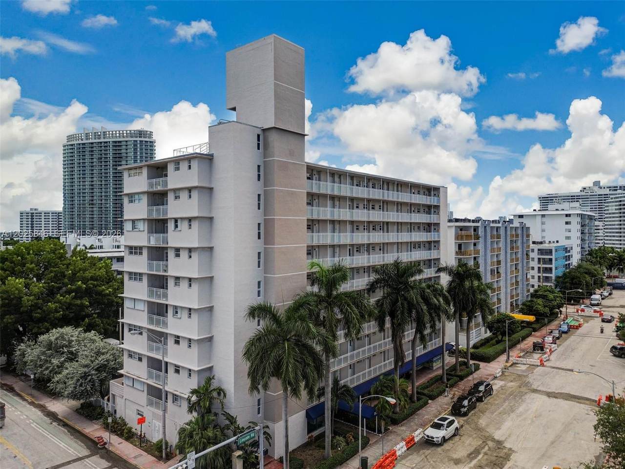 1300 Lincoln Rd - Photo 1