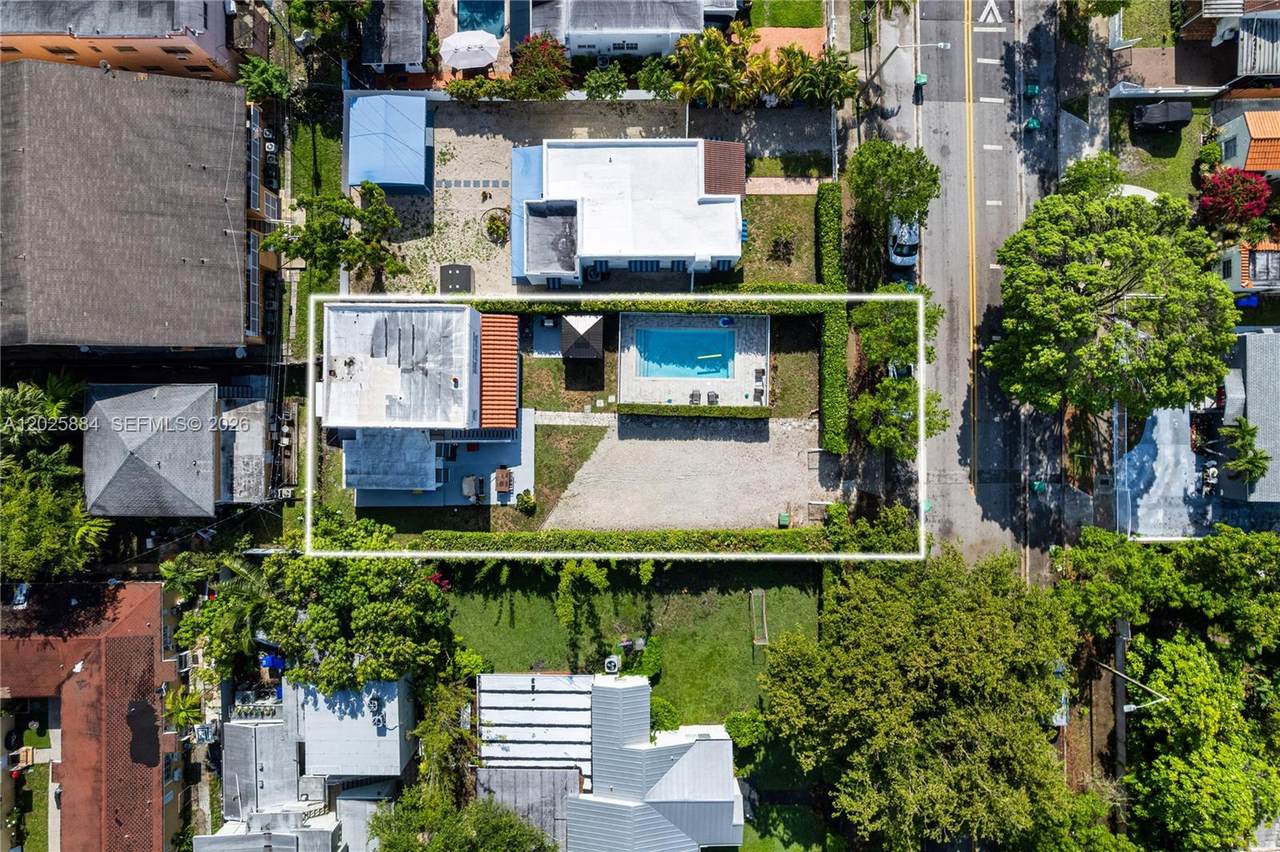 2255 10th St - Photo 1