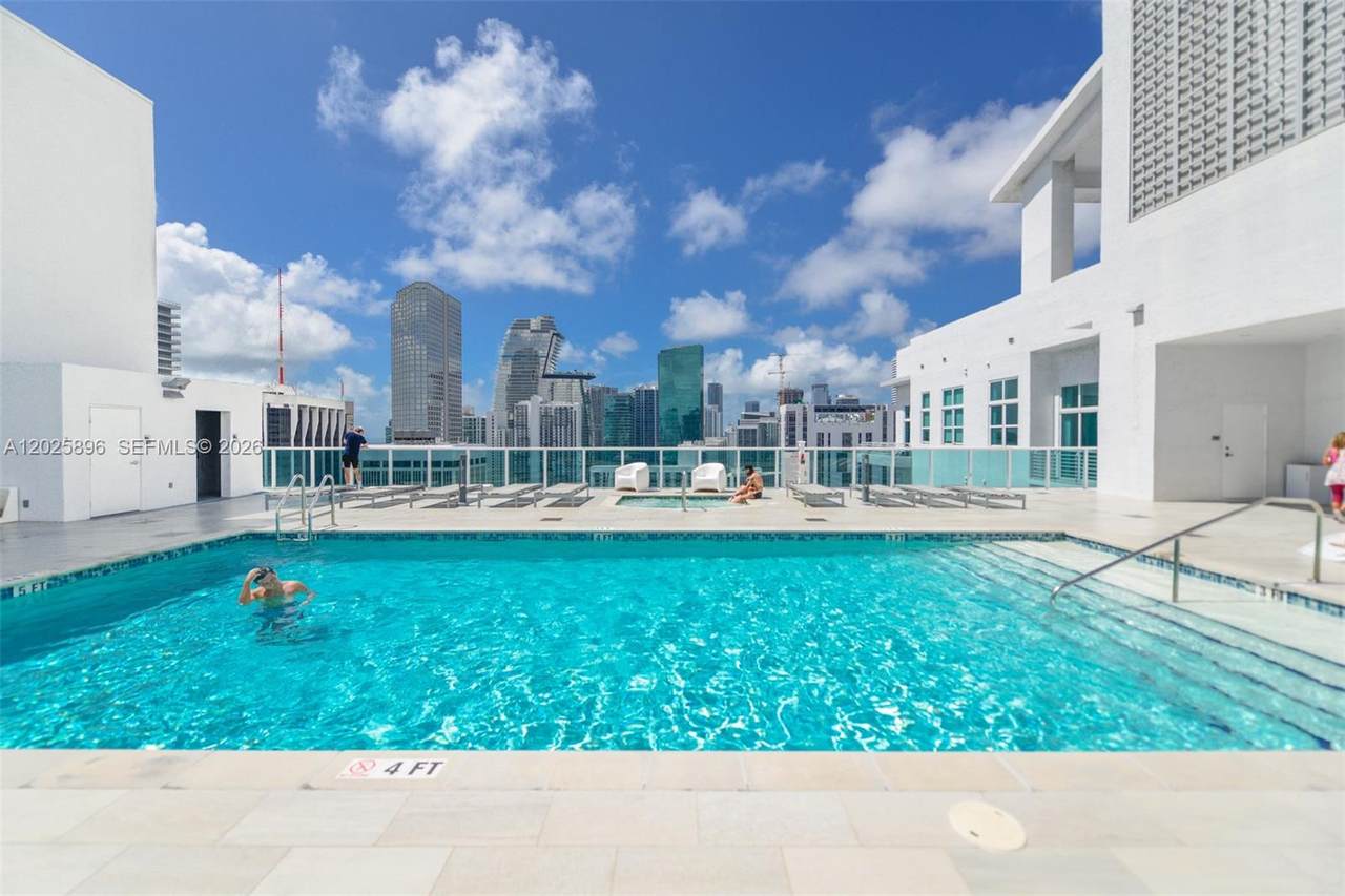 https://bt-photos.global.ssl.fastly.net/miami/1280_boomver_1_A12025896-2.jpg