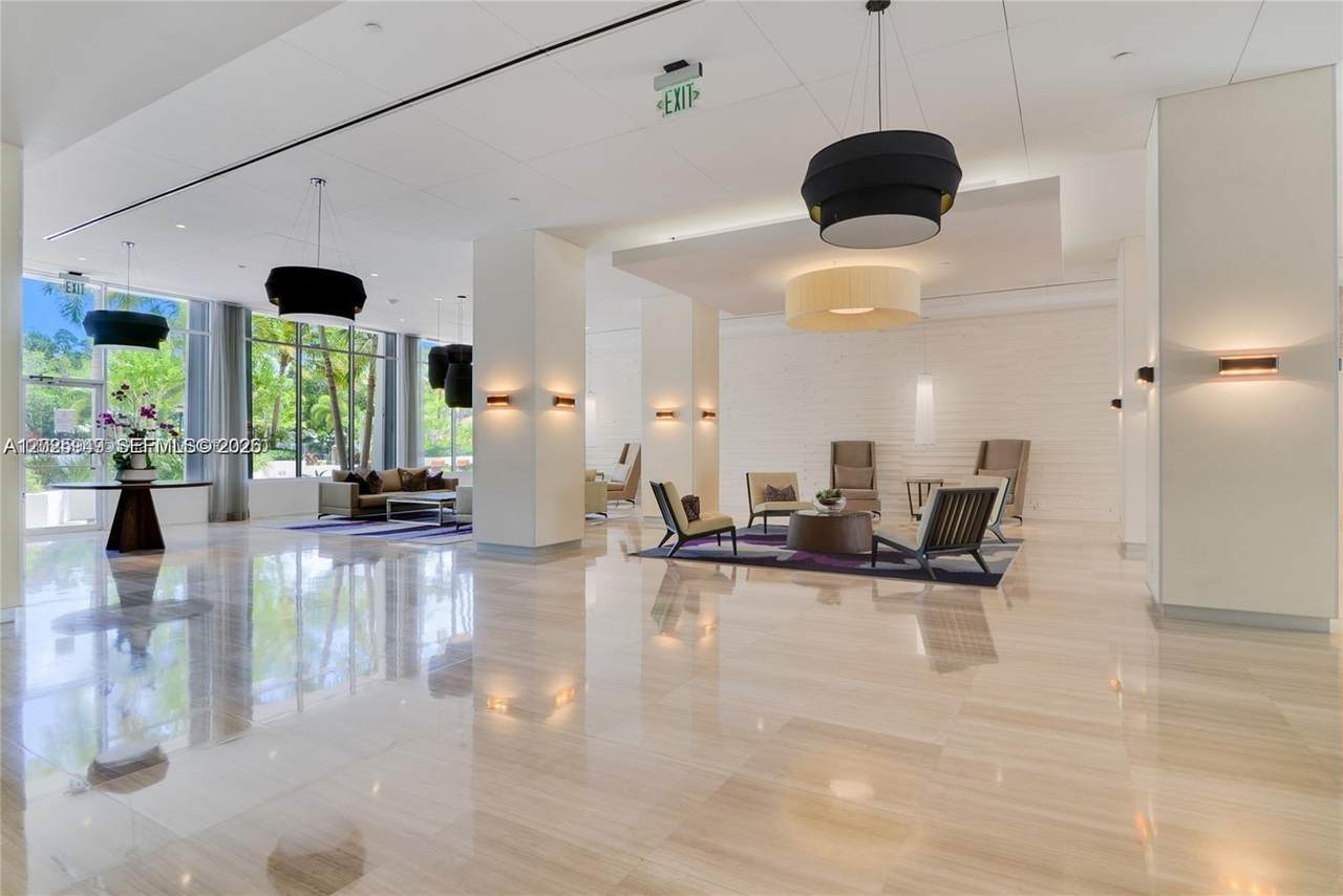 100 Bayview Dr - Photo 1