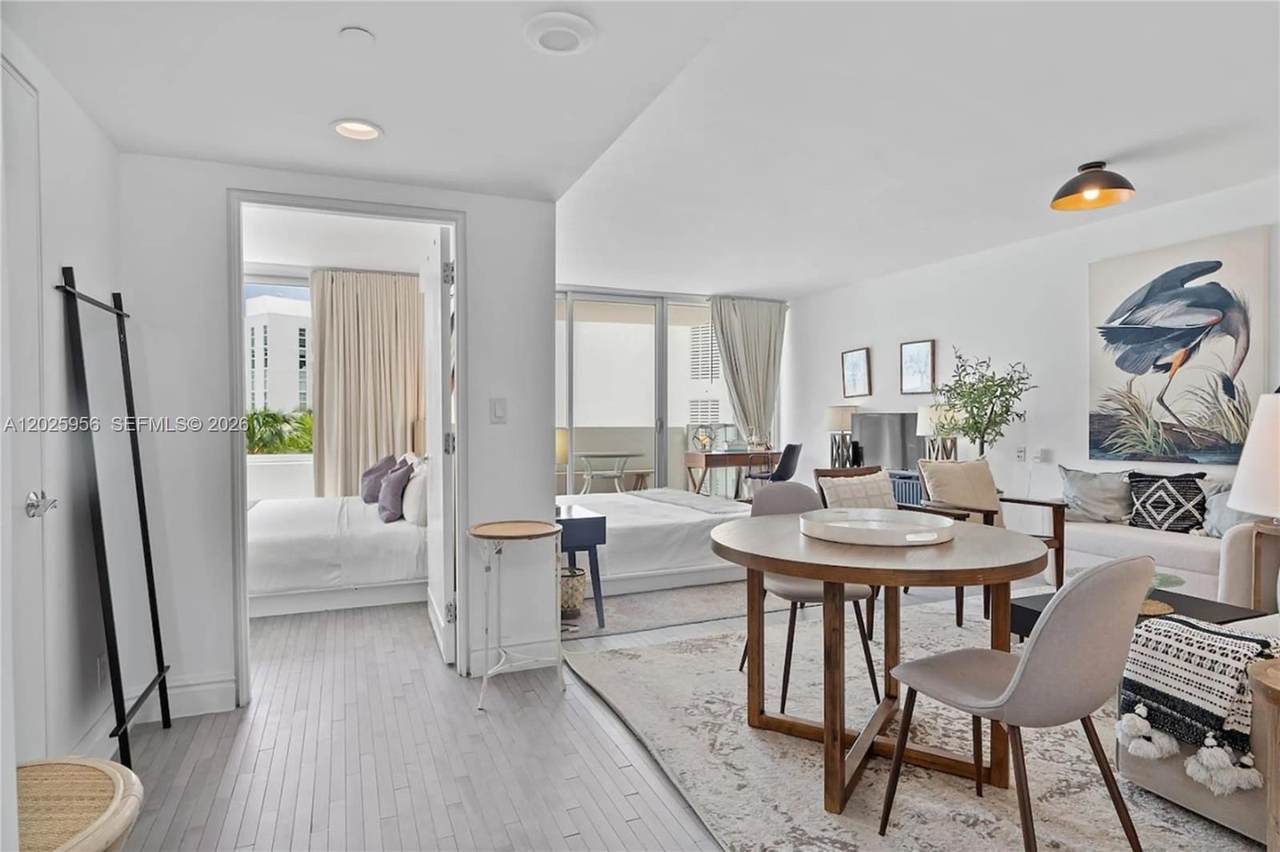 1100 West Ave - Photo 1