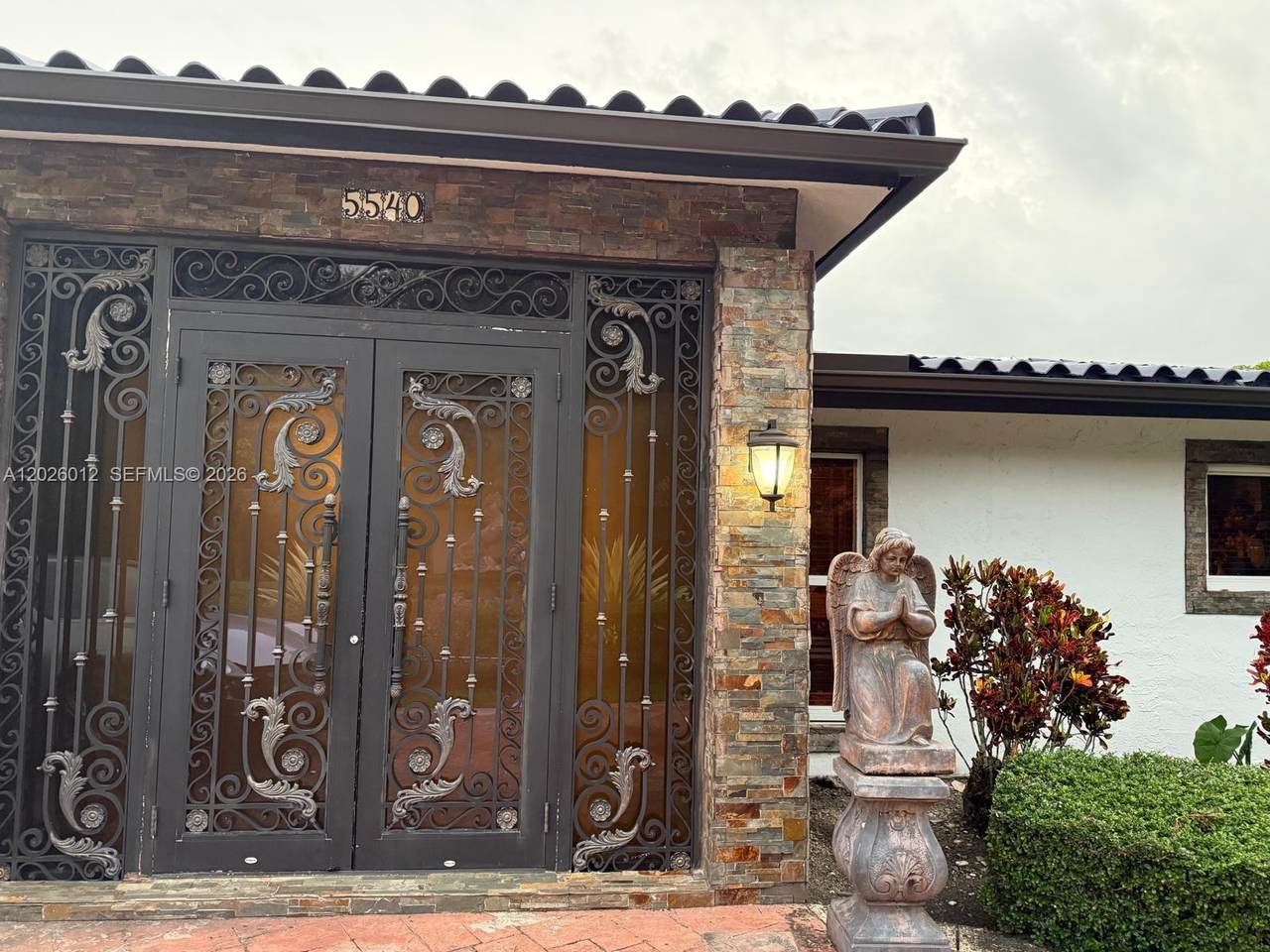 5540 63rd Ct - Photo 1