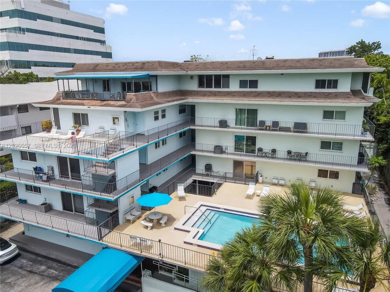2539 Bayshore Dr - Photo 1