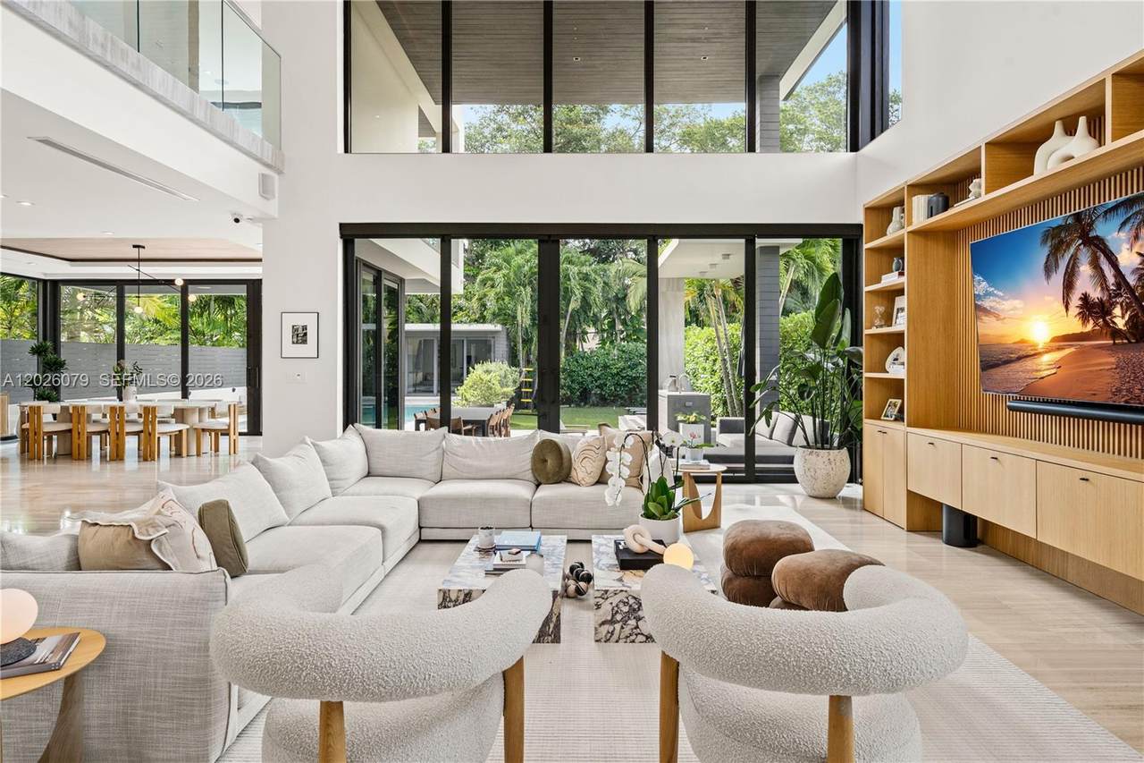 https://bt-photos.global.ssl.fastly.net/miami/1280_boomver_1_A12026079-2.jpg