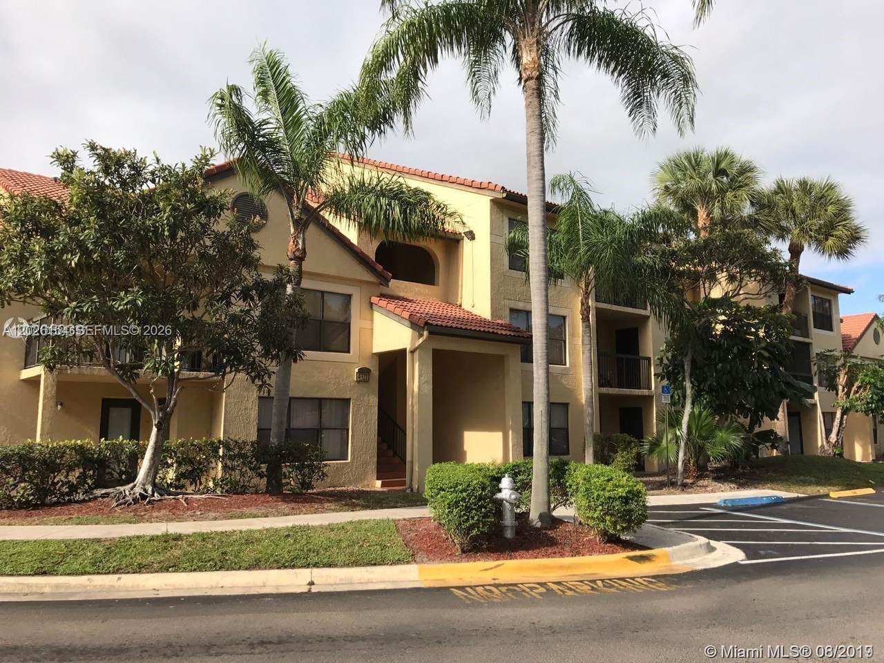 https://bt-photos.global.ssl.fastly.net/miami/1280_boomver_1_A12026154-2.jpg