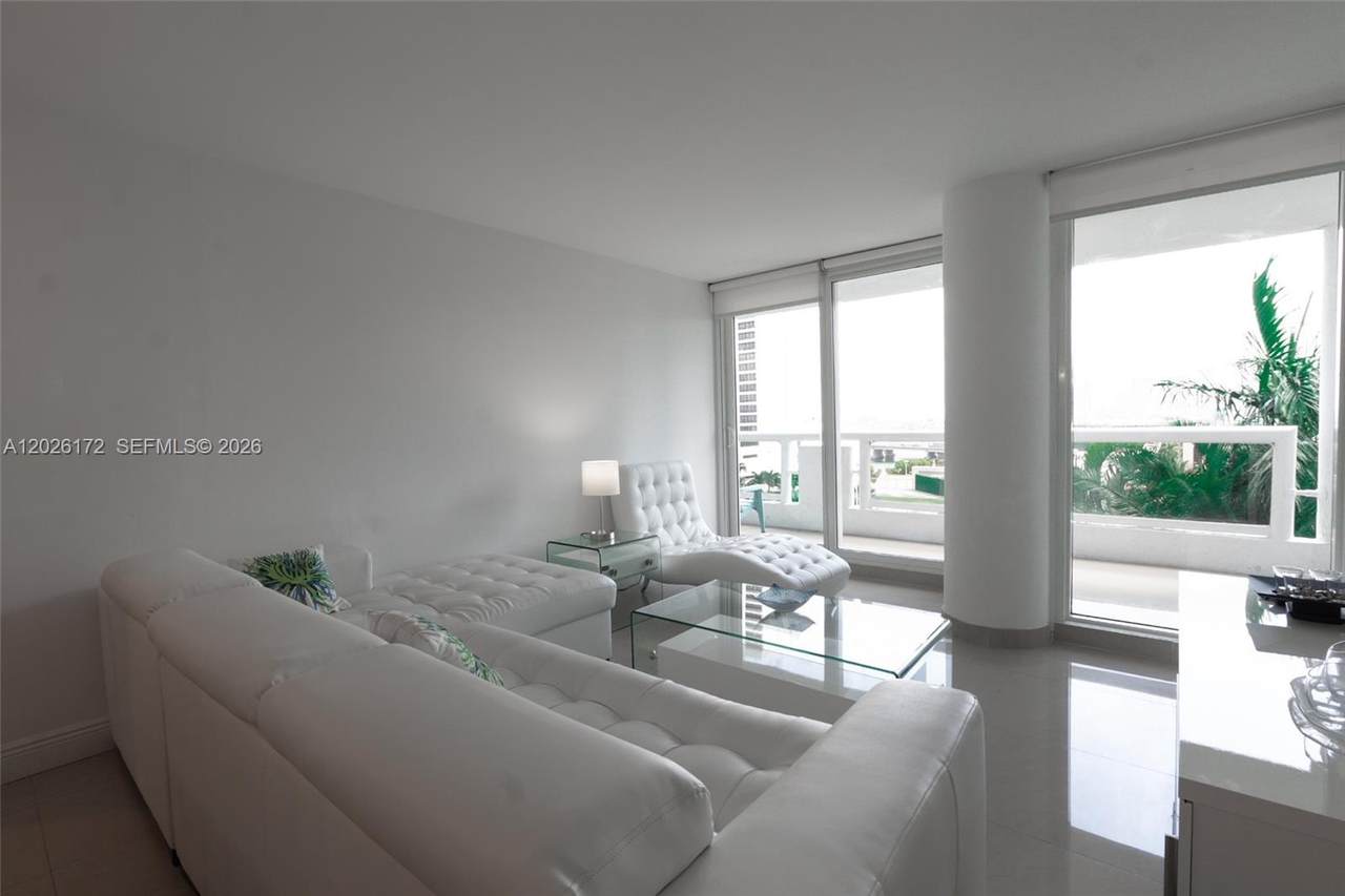 1717 Bayshore Dr - Photo 1