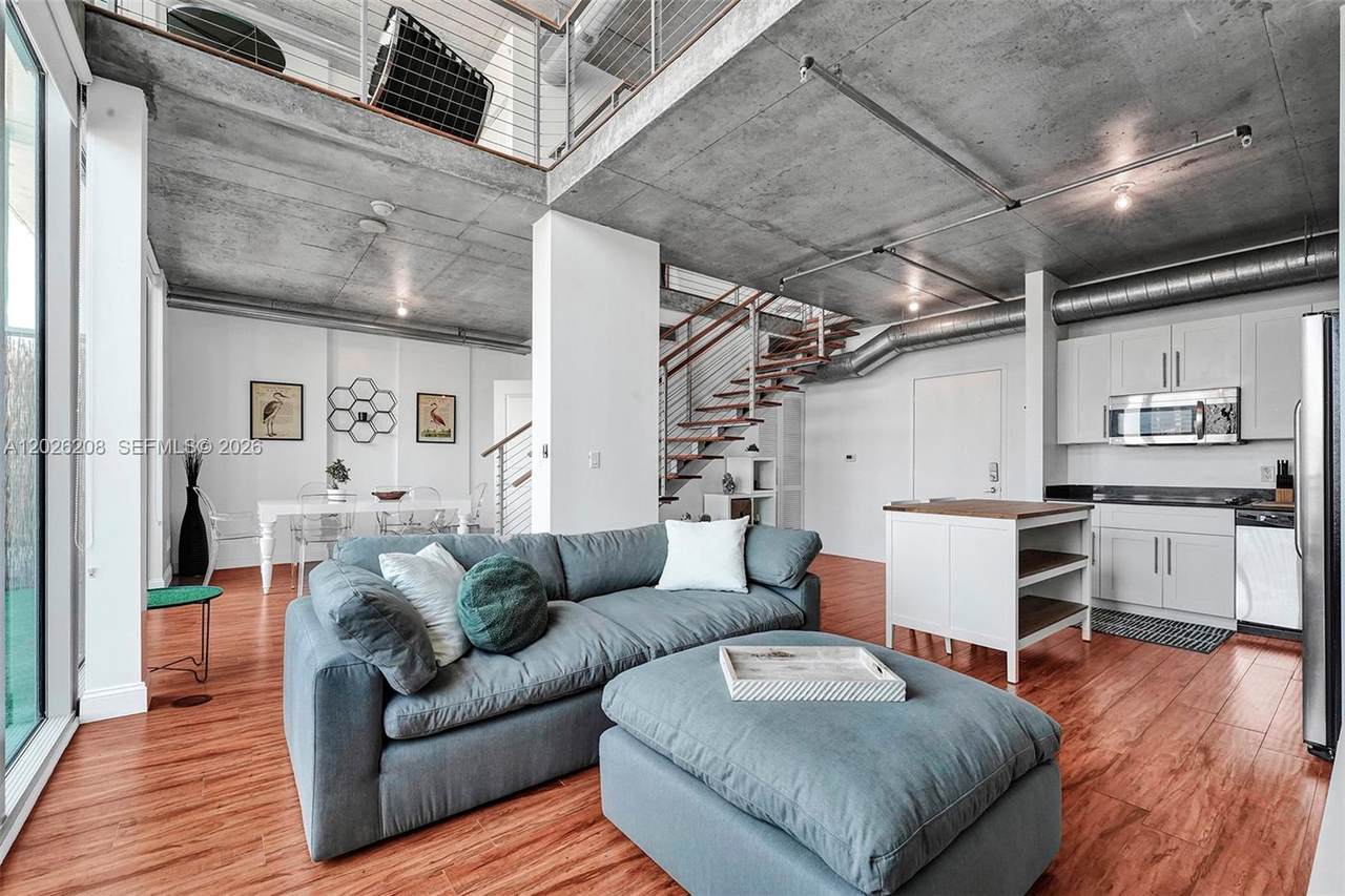 690 1st Ct - Photo 1
