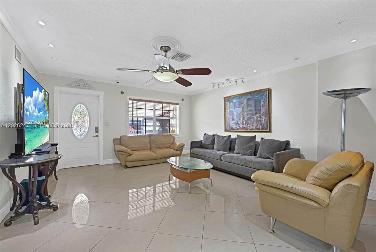 https://bt-photos.global.ssl.fastly.net/miami/1280_boomver_1_A12026247-2.jpg