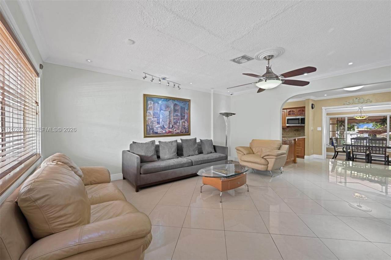 https://bt-photos.global.ssl.fastly.net/miami/1280_boomver_1_A12026247-2.jpg