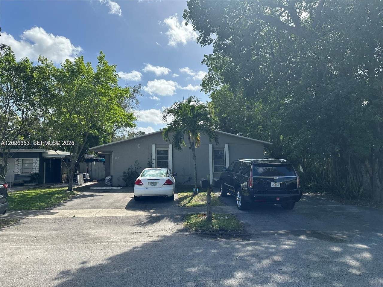 6316 Lincoln St - Photo 1