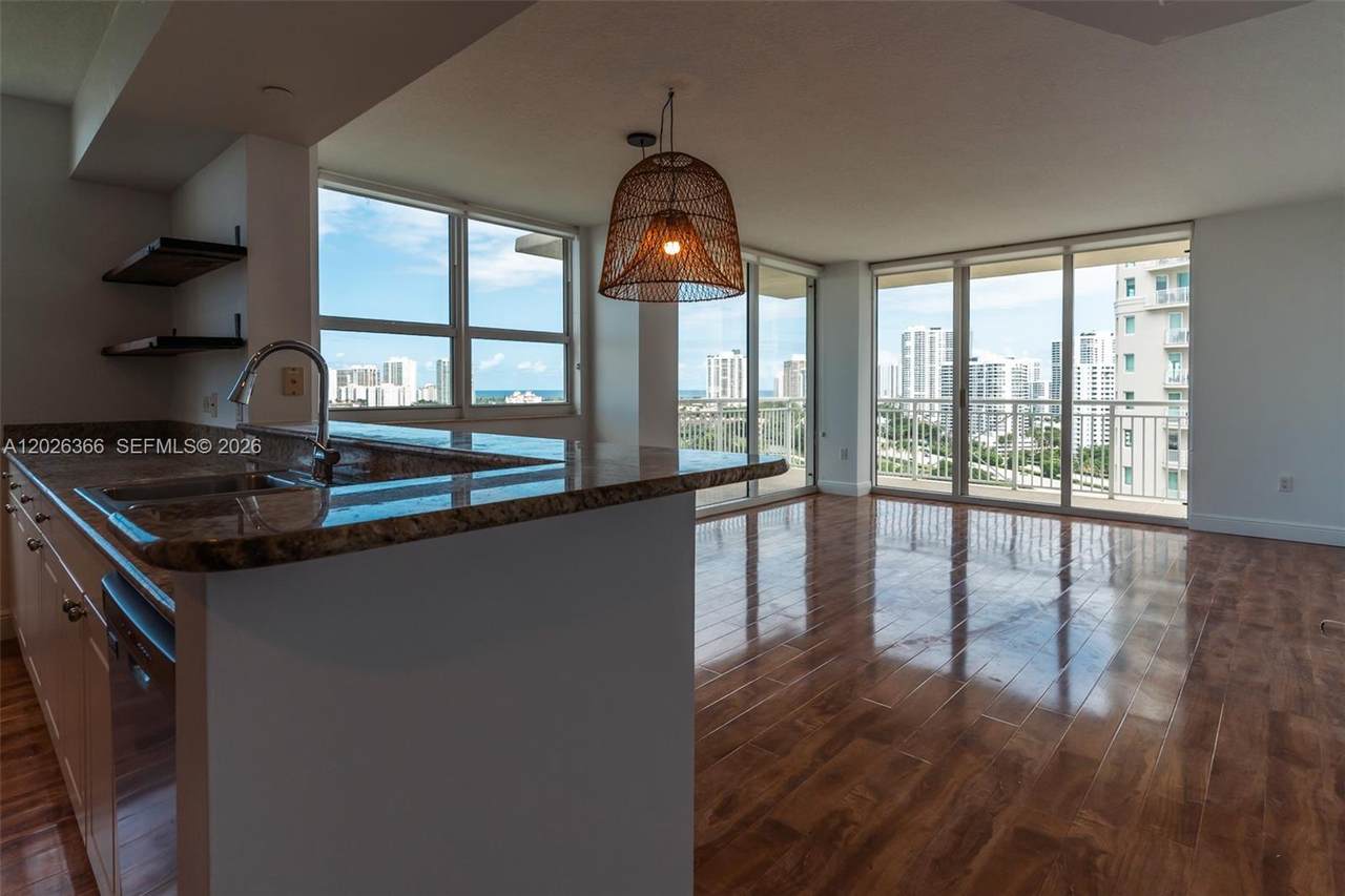 https://bt-photos.global.ssl.fastly.net/miami/1280_boomver_1_A12026366-2.jpg
