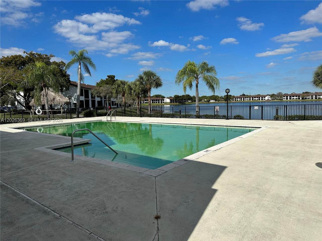 215 Lake Pointe Dr - Photo 1