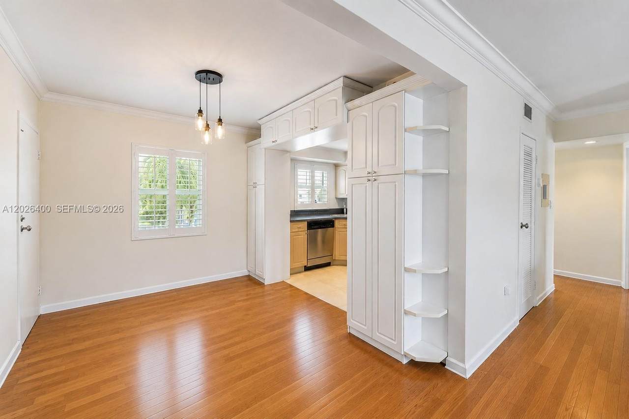 7720 54th Ct - Photo 1