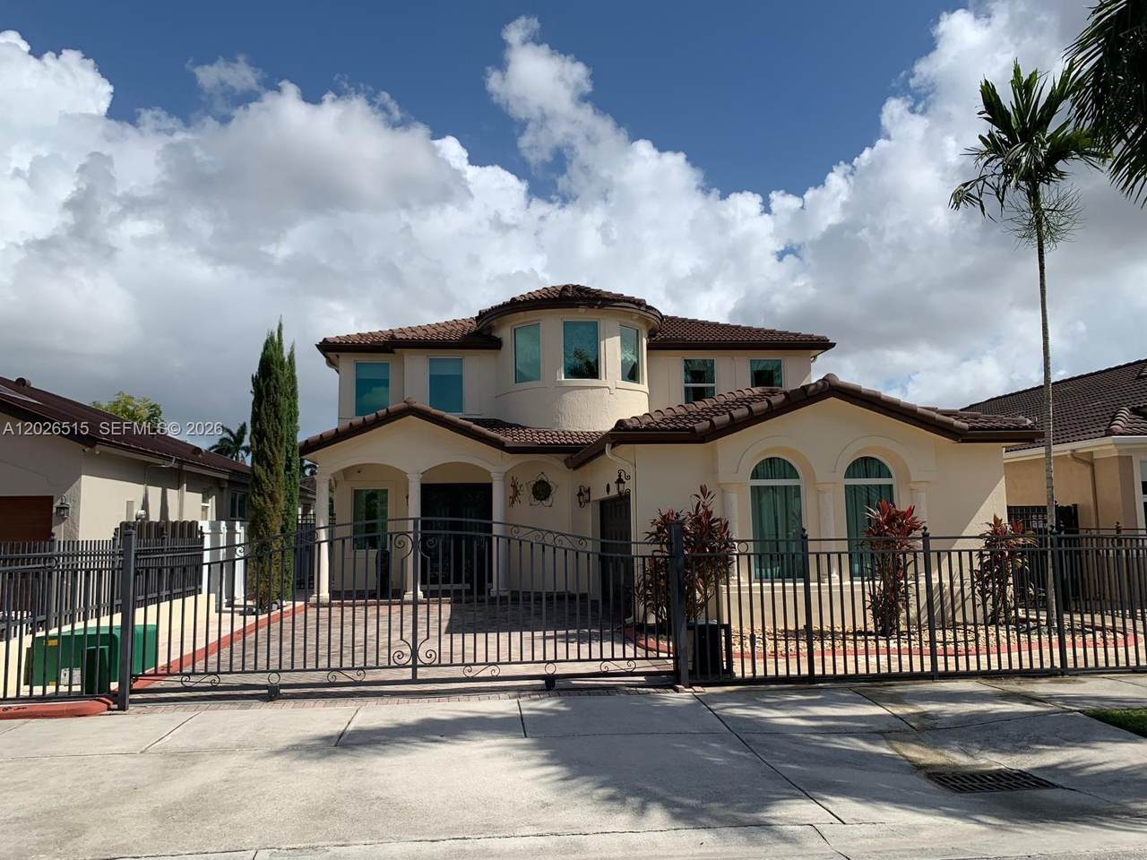 https://bt-photos.global.ssl.fastly.net/miami/1280_boomver_1_A12026515-2.jpg