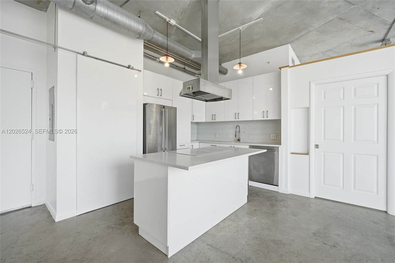 10 South River Dr - Photo 1