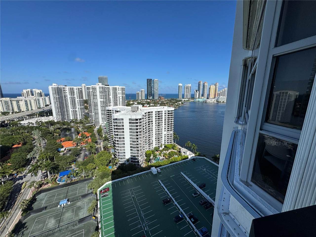 https://bt-photos.global.ssl.fastly.net/miami/1280_boomver_1_A12026587-2.jpg