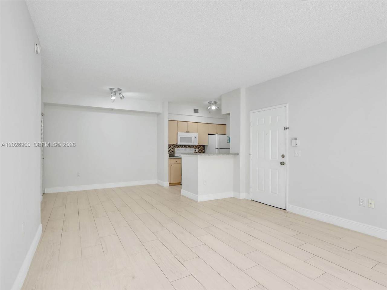 https://bt-photos.global.ssl.fastly.net/miami/1280_boomver_1_A12026900-2.jpg