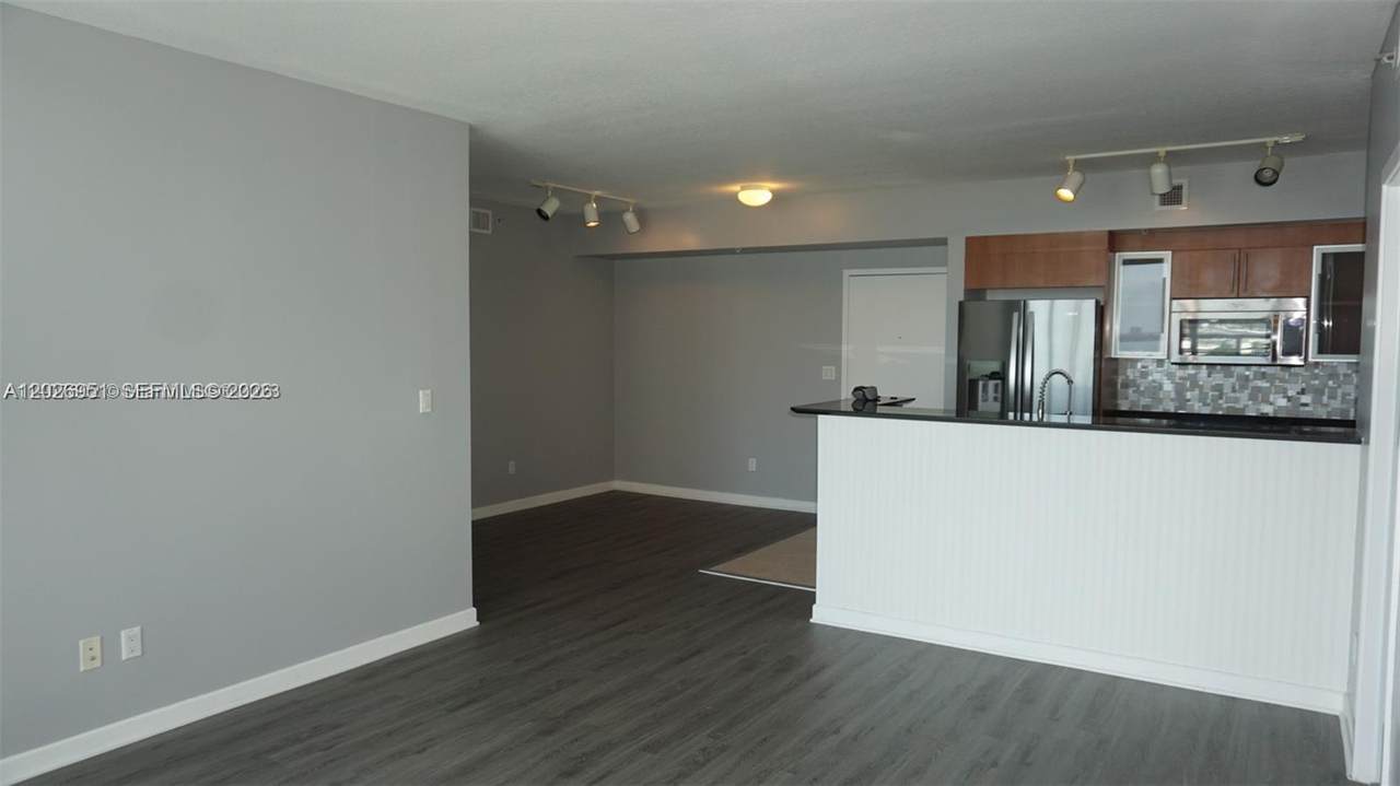325 Biscayne Blvd - Photo 1