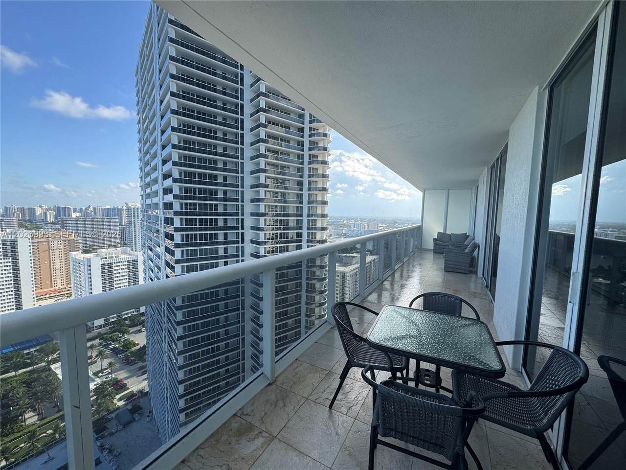 https://bt-photos.global.ssl.fastly.net/miami/1280_boomver_1_A12026993-2.jpg