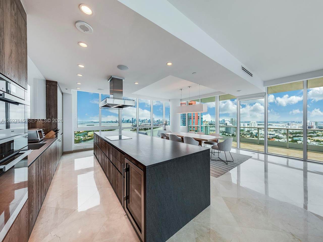 https://bt-photos.global.ssl.fastly.net/miami/1280_boomver_1_A12027015-2.jpg
