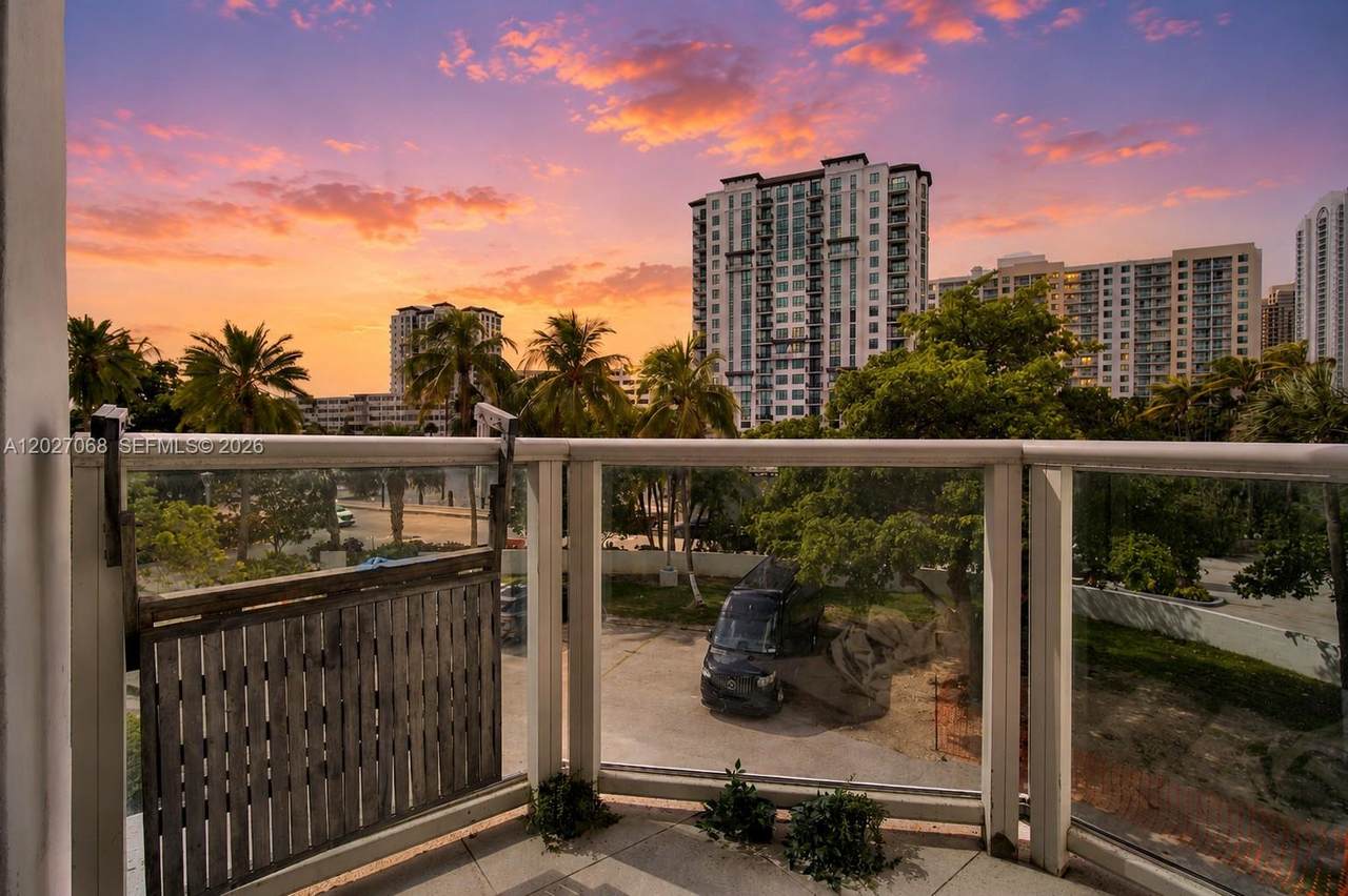 https://bt-photos.global.ssl.fastly.net/miami/1280_boomver_1_A12027068-2.jpg