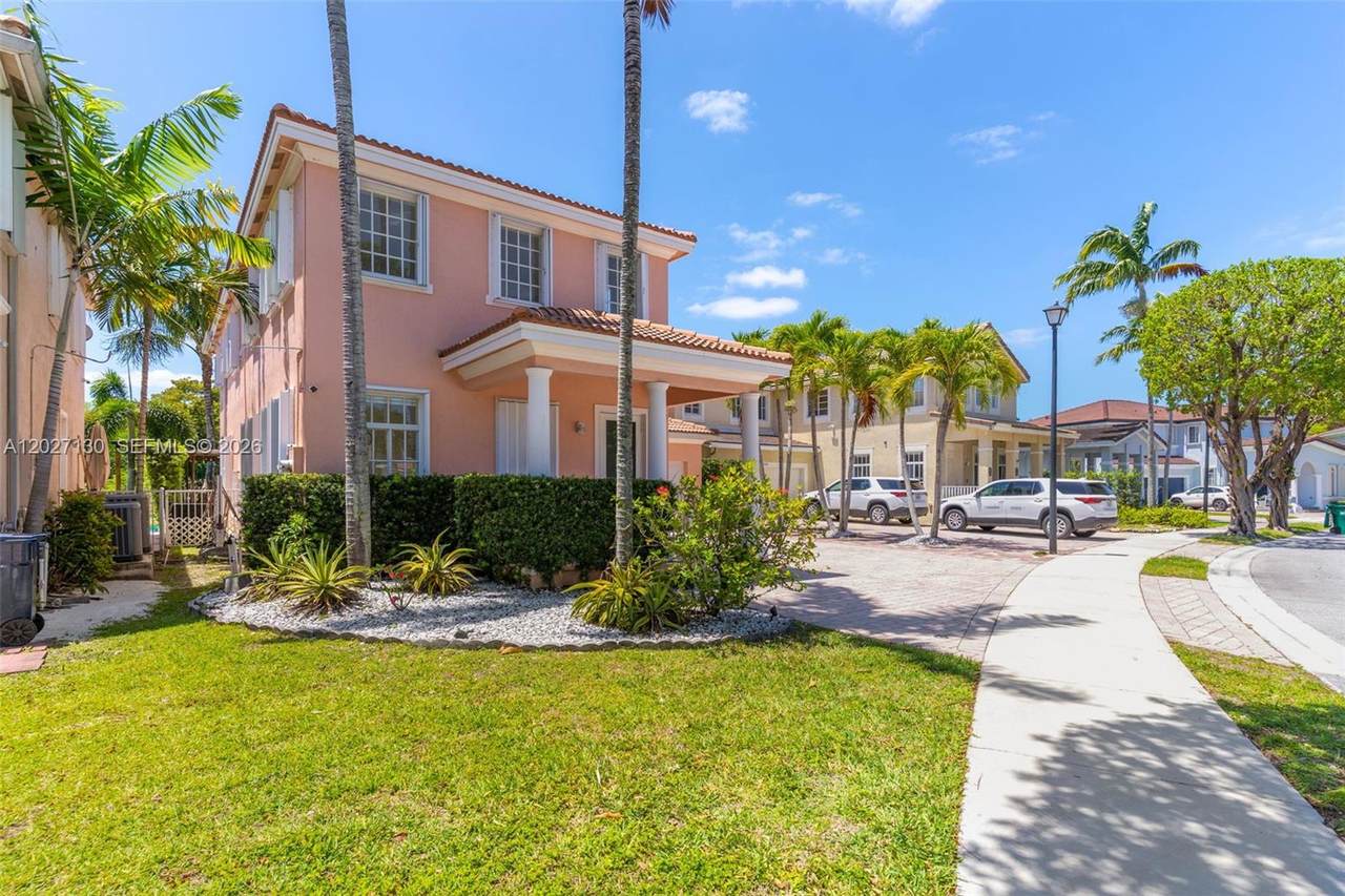 https://bt-photos.global.ssl.fastly.net/miami/1280_boomver_1_A12027130-2.jpg