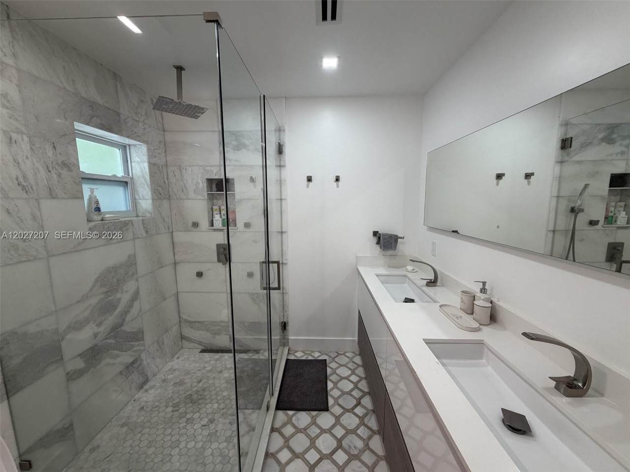 https://bt-photos.global.ssl.fastly.net/miami/1280_boomver_1_A12027207-2.jpg