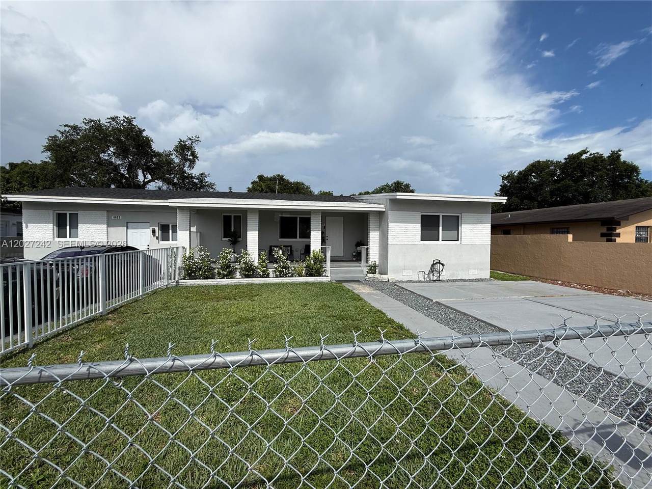 6825 5th Ct - Photo 1