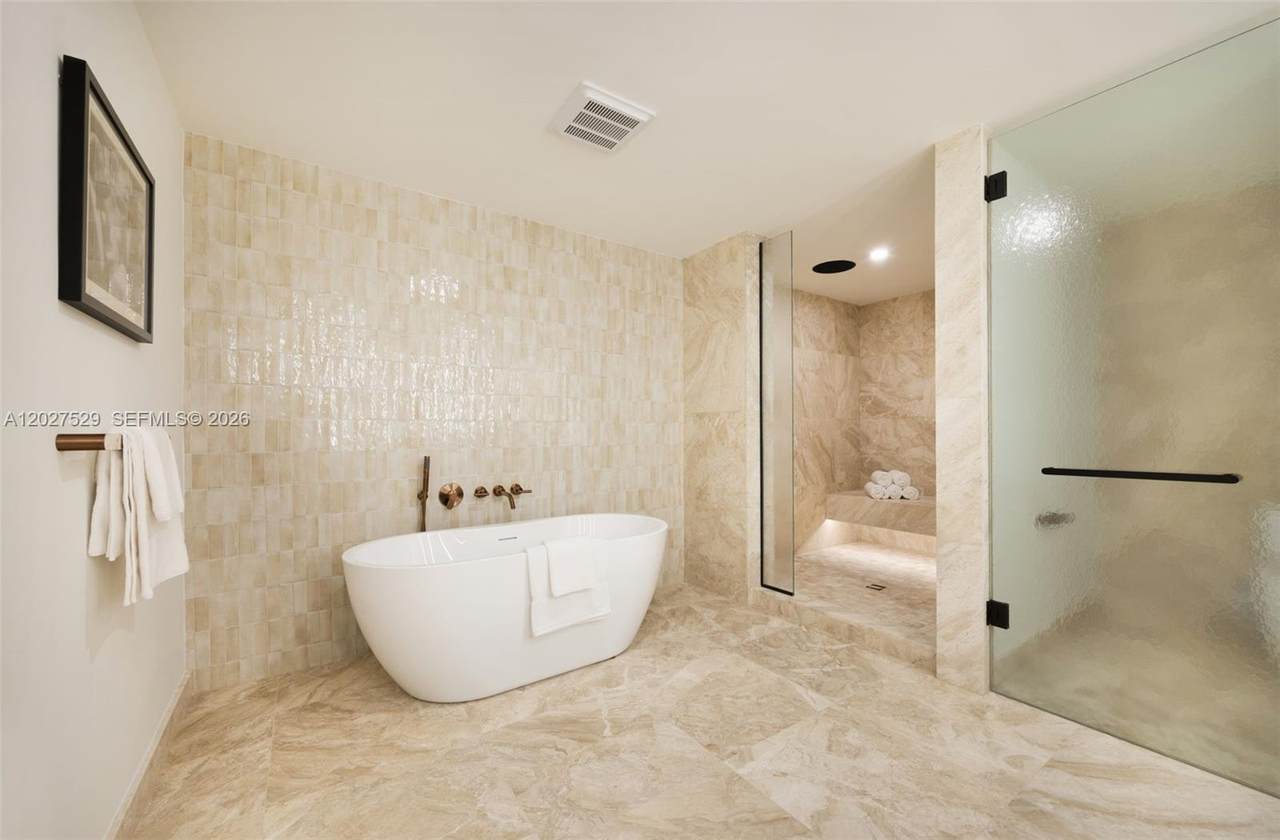 https://bt-photos.global.ssl.fastly.net/miami/1280_boomver_1_A12027529-2.jpg
