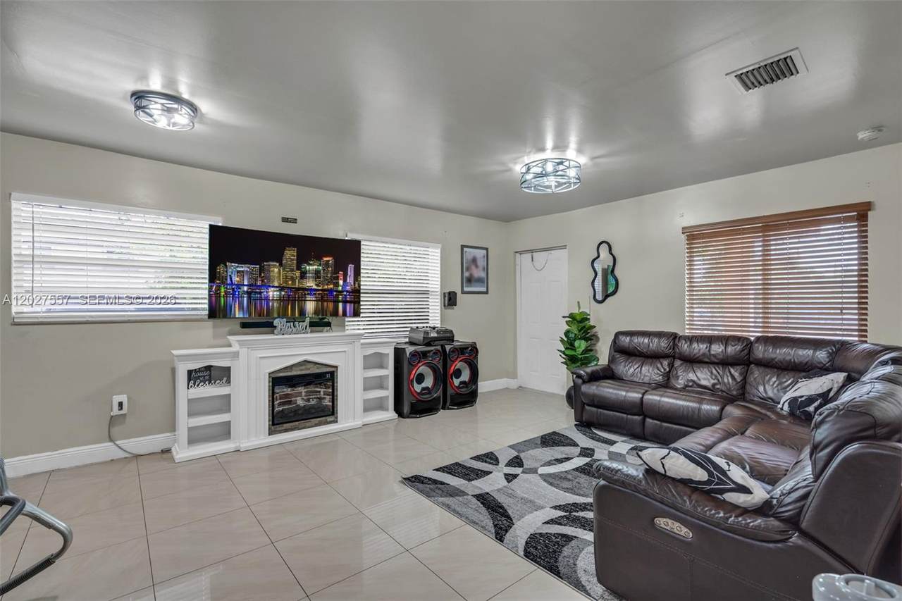 https://bt-photos.global.ssl.fastly.net/miami/1280_boomver_1_A12027557-2.jpg