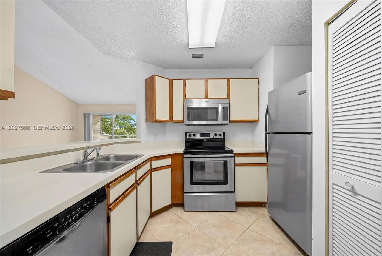 3405 44th St - Photo 1