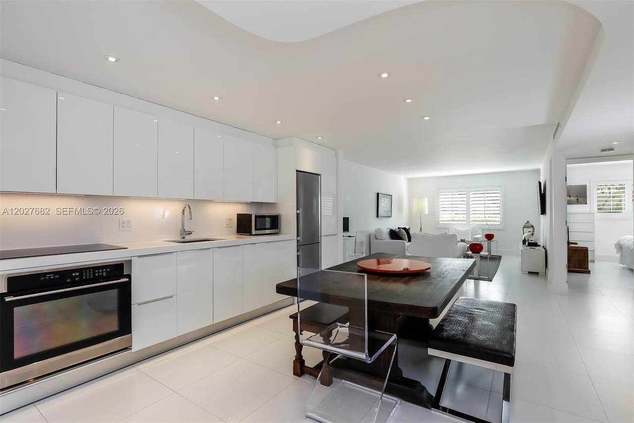 200 Galen Dr - Photo 1