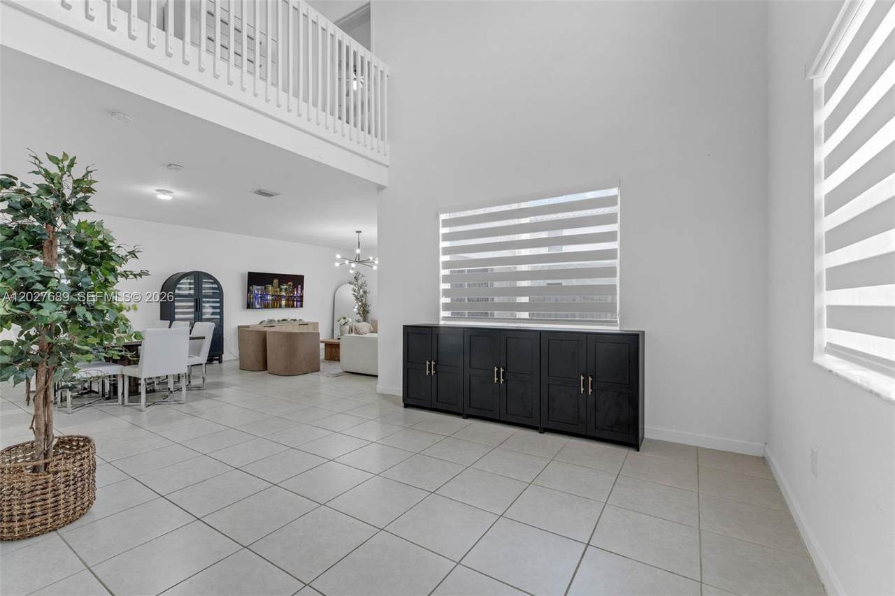 https://bt-photos.global.ssl.fastly.net/miami/1280_boomver_1_A12027689-2.jpg