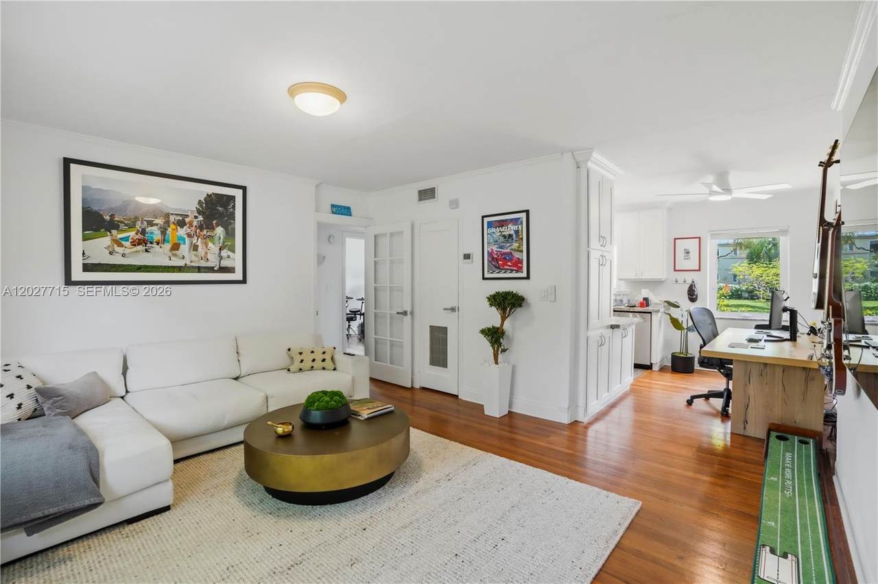 5530 76th St - Photo 1