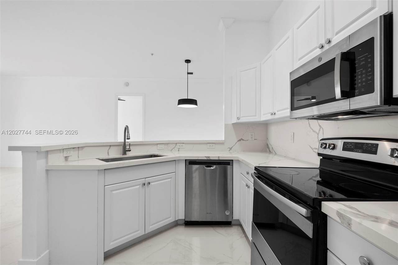 4404 160th Ave - Photo 1