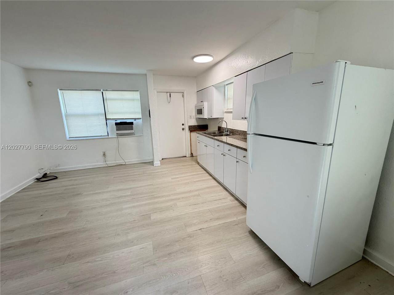 2571 13th Ct - Photo 1