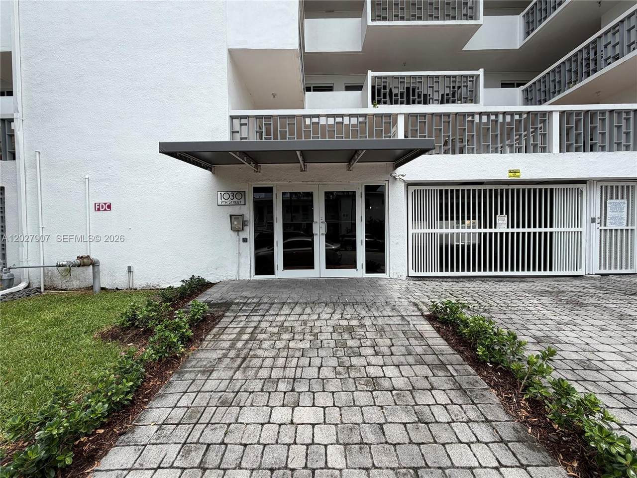 1030 9th St - Photo 1