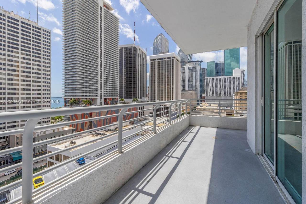 https://bt-photos.global.ssl.fastly.net/miami/1280_boomver_1_A12028001-2.jpg